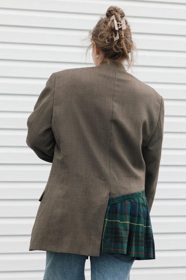 men's brown tweed blazer with green kilt detailing